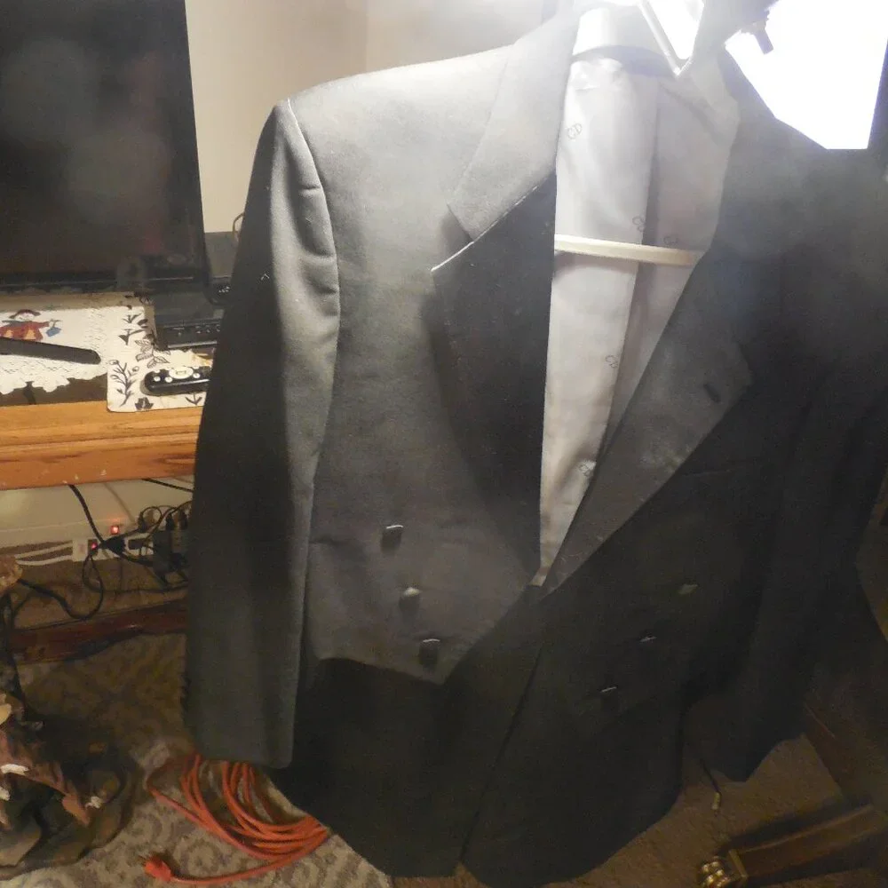 Tuxedo with tails - Picture 1 of 7